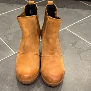 Sorel Tan Leather Heeled Boots